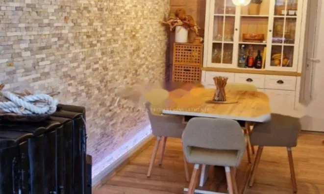 Недвижимость Двухкомнатная квартира в центре: 11