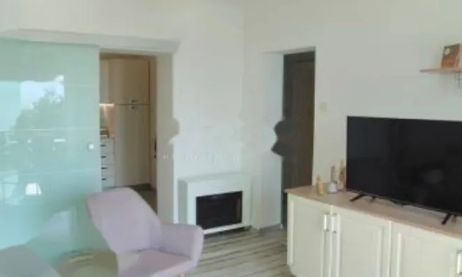 Недвижимость Двухкомнатная квартира в центре: 13