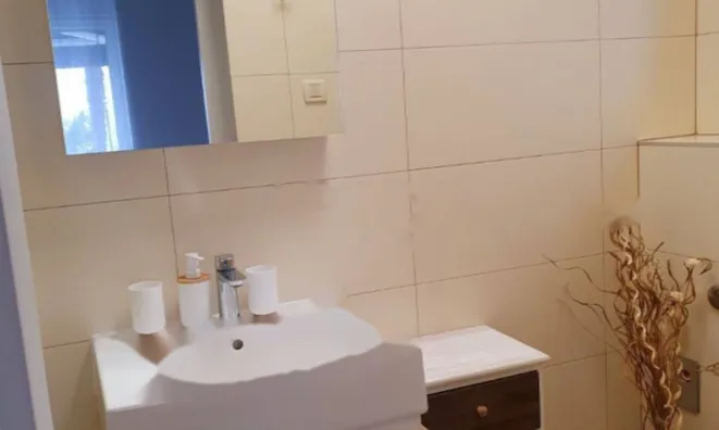 Недвижимость Двухкомнатная квартира в центре: 18