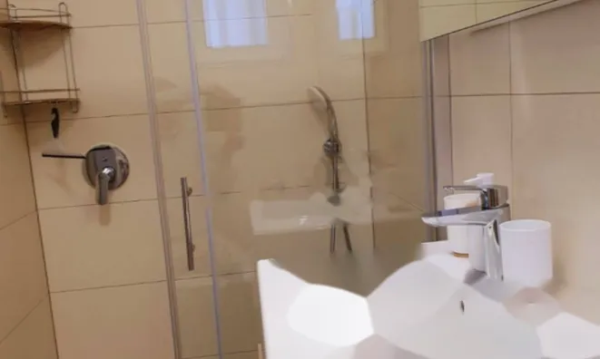 Недвижимость Двухкомнатная квартира в центре: 21