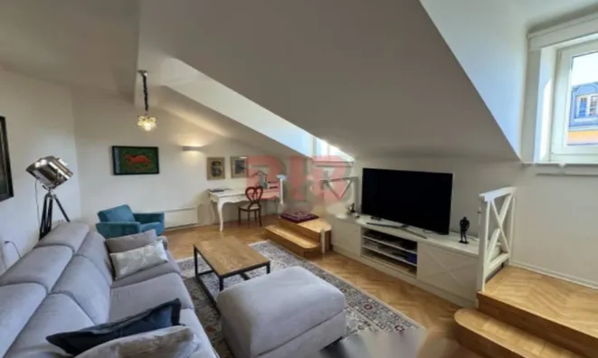 Недвижимость Четырехкомнатная квартира в центре Опатии: 1