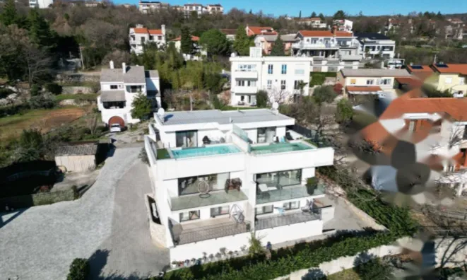 Недвижимость Семейный дом 241 м², Центр: 2