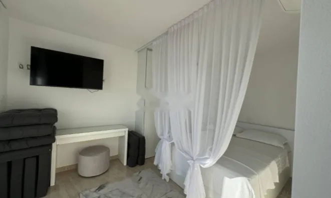 Недвижимость Семейный дом 241 м², Центр: 4