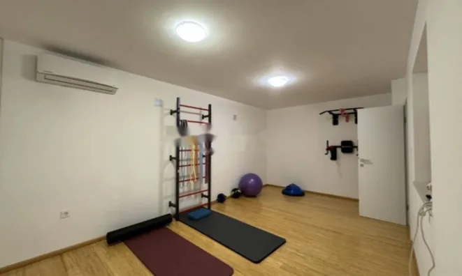 Недвижимость Семейный дом 241 м², Центр: 10