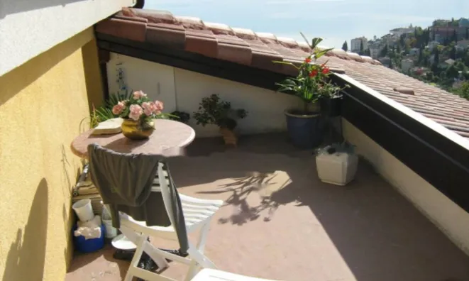 Недвижимость Трехкомнатная квартира, Опатия: 10