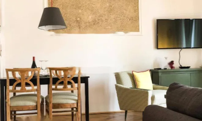 Недвижимость Трёхкомнатная квартира, Центр: 2