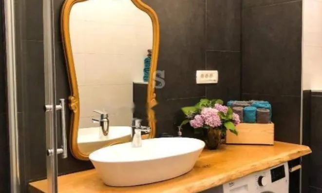 Недвижимость Трёхкомнатная квартира, Центр: 4