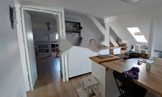 Недвижимость Трехкомнатная квартира в центре: 4