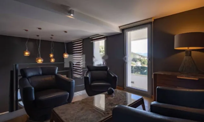 Недвижимость Семейный дом 600 м² в Центре: 23