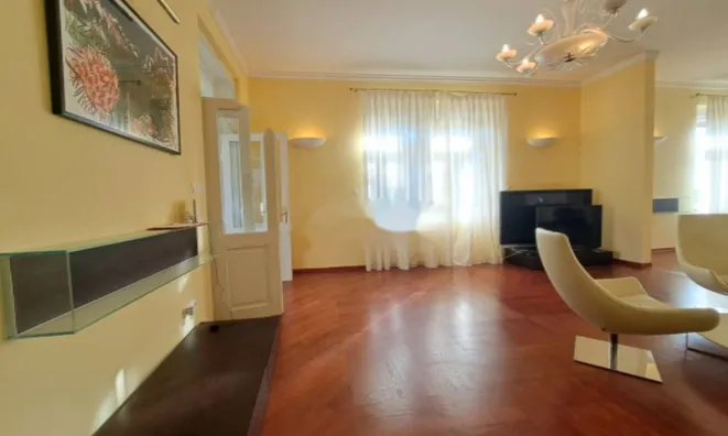 Недвижимость Трёхкомнатная квартира в Центре: 14