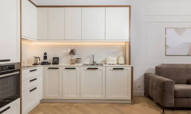 Недвижимость Трёхкомнатная квартира в Центре: 10