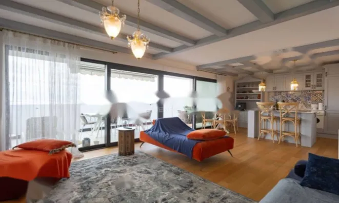 Недвижимость Четырехкомнатная квартира: 2