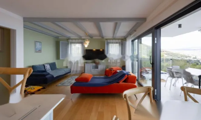 Недвижимость Четырехкомнатная квартира: 4