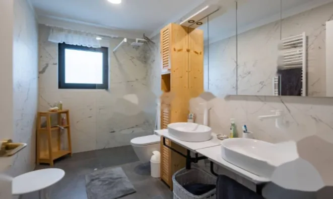 Недвижимость Четырехкомнатная квартира: 20