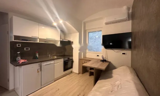 Недвижимость Трехкомнатная квартира Центр: 2