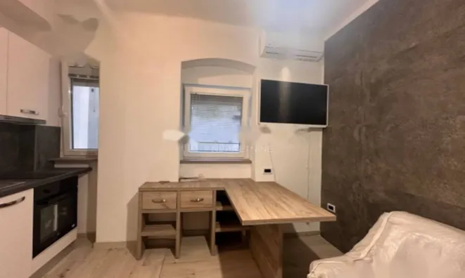 Недвижимость Трехкомнатная квартира Центр: 8