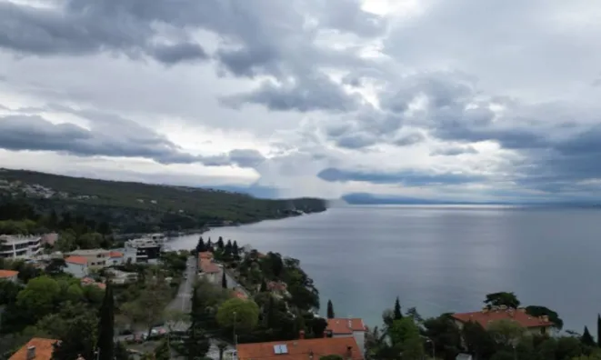 Недвижимость Трехкомнатная квартира Центр: 13