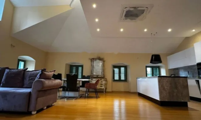 Недвижимость Четырехкомнатная квартира в Центре: 10