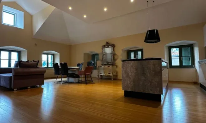 Недвижимость Четырехкомнатная квартира в Центре: 12