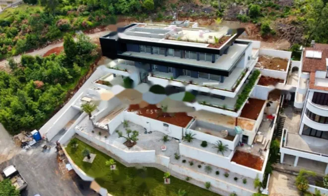 Недвижимость Четырёхкомнатная квартира в Центре: 1