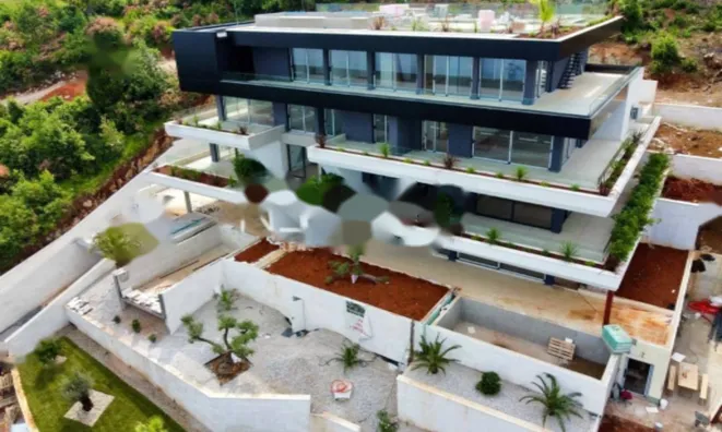 Недвижимость Четырёхкомнатная квартира в Центре: 2