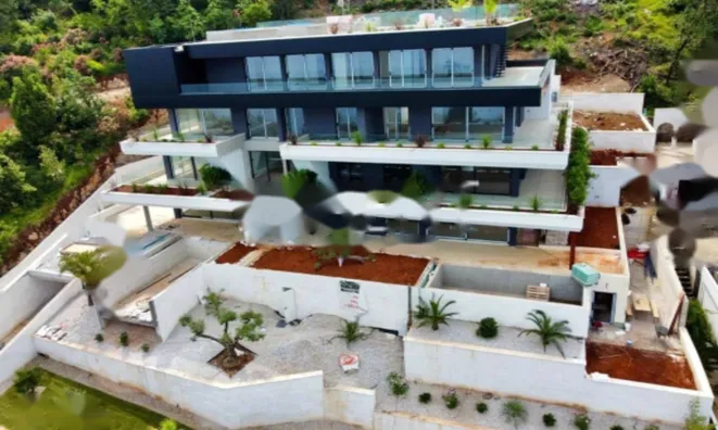 Недвижимость Четырёхкомнатная квартира в Центре: 4