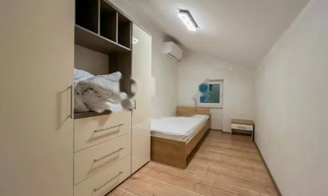 Недвижимость Трехкомнатная квартира, Центр: 3