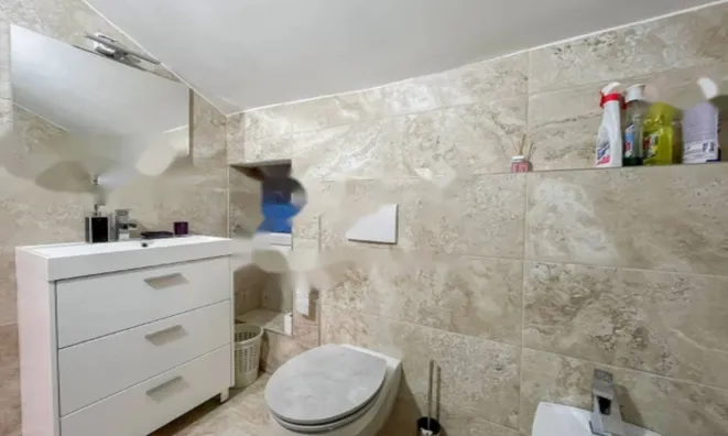 Недвижимость Трехкомнатная квартира, Центр: 4