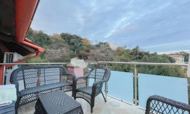 Недвижимость Трехкомнатная квартира, Центр: 6