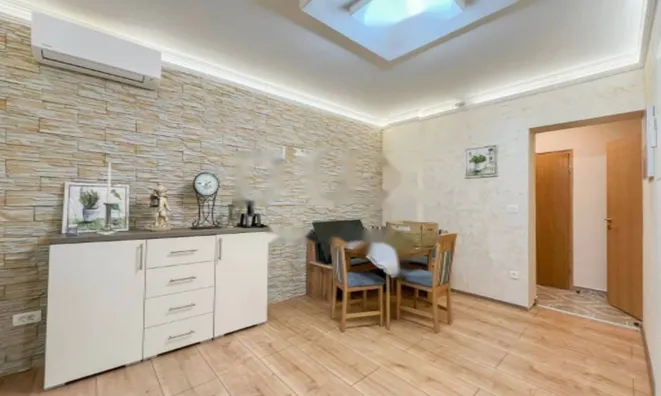 Недвижимость Трехкомнатная квартира, Центр: 10