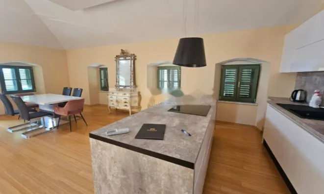 Недвижимость Четырёхкомнатная квартира в центре Опатии: 2