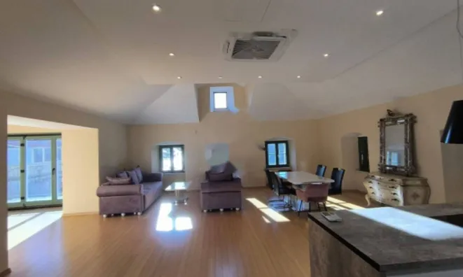 Недвижимость Четырехкомнатная квартира в Опатии: 1