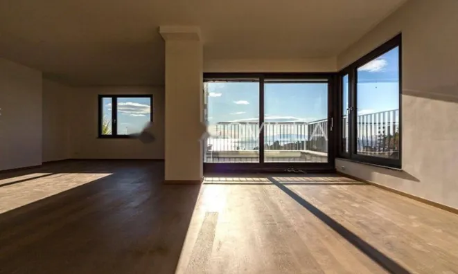 Недвижимость Трехкомнатная квартира Центр: 2