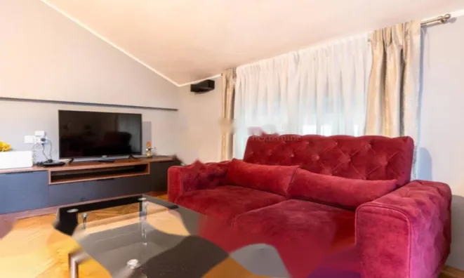 Недвижимость Четырехкомнатная квартира: 11