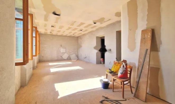 Недвижимость Трехкомнатная квартира в центре: 3