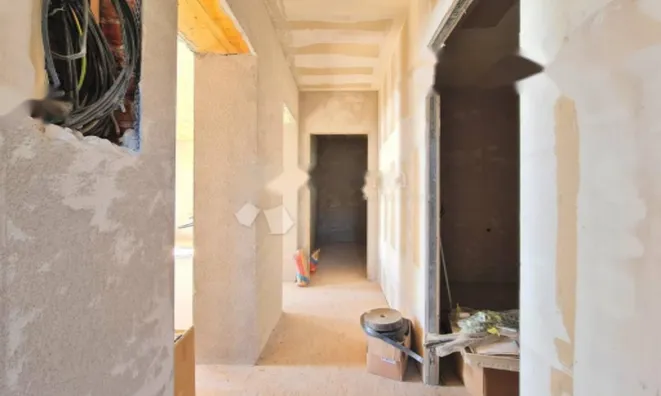 Недвижимость Трехкомнатная квартира в центре: 7