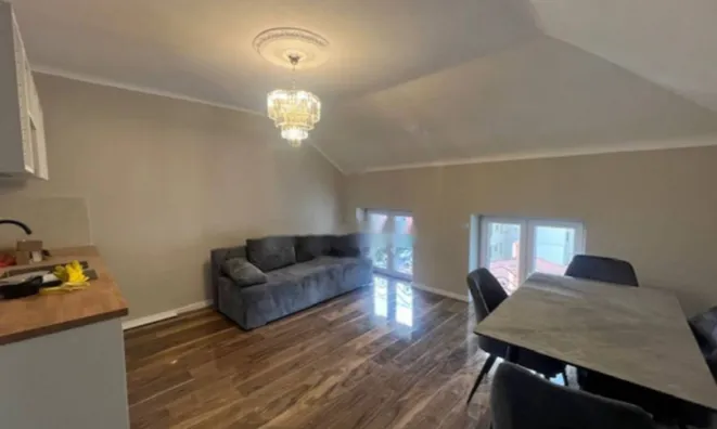 Недвижимость Четырёхкомнатная квартира, Центр: 5