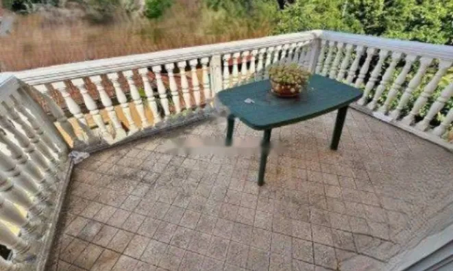 Недвижимость Двухкомнатная квартира в центре: 5