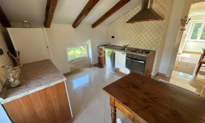 Недвижимость Двухкомнатная квартира в центре: 8