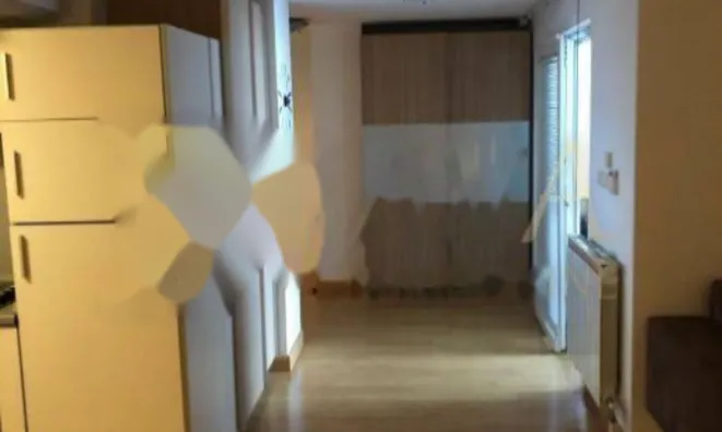 Недвижимость Трехкомнатная квартира в центре: 10