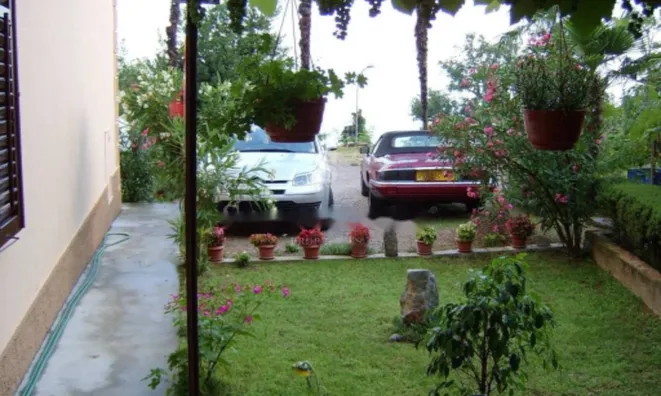 Недвижимость Трехкомнатная квартира, центр: 1