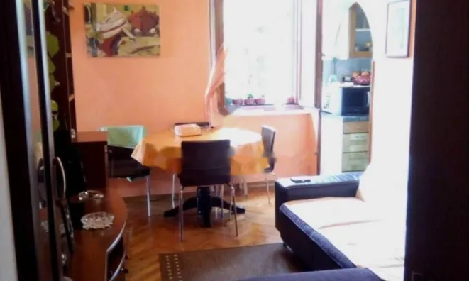 Недвижимость Трехкомнатная квартира, центр: 6