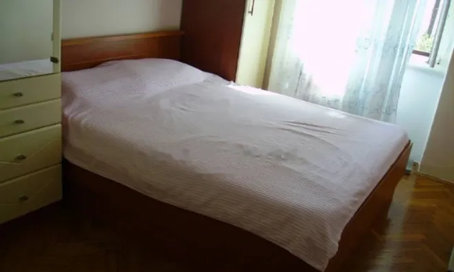 Недвижимость Трехкомнатная квартира, центр: 8