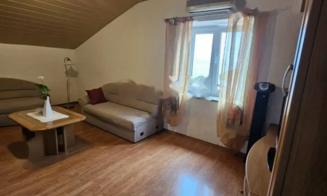 Недвижимость Трёхкомнатная квартира, Центр: 2