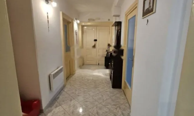 Недвижимость Трёхкомнатная квартира, Центр: 6