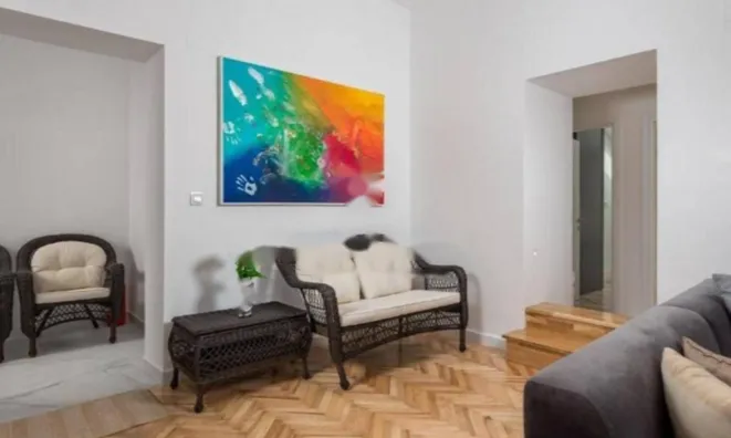 Недвижимость Трехкомнатная квартира, центр: 11