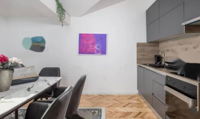 Недвижимость Трехкомнатная квартира, центр: 14