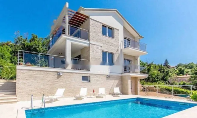 Недвижимость Семейный дом 275 м² Центр, Опатия: 2