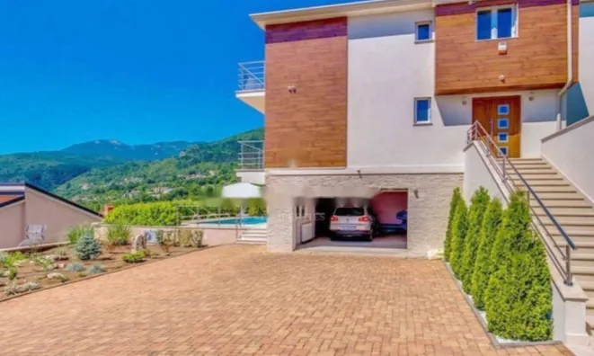 Недвижимость Семейный дом 275 м² Центр, Опатия: 4