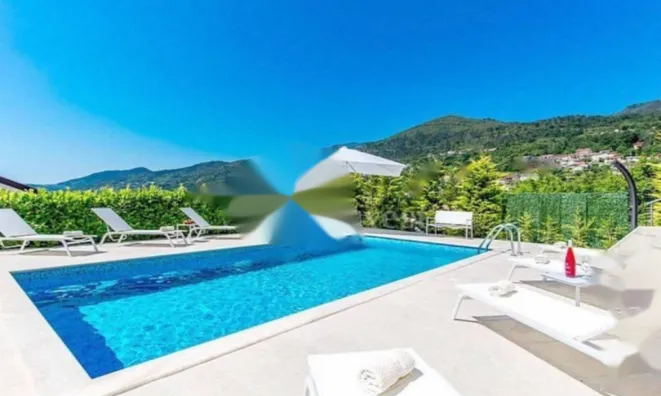 Недвижимость Семейный дом 275 м² Центр, Опатия: 9